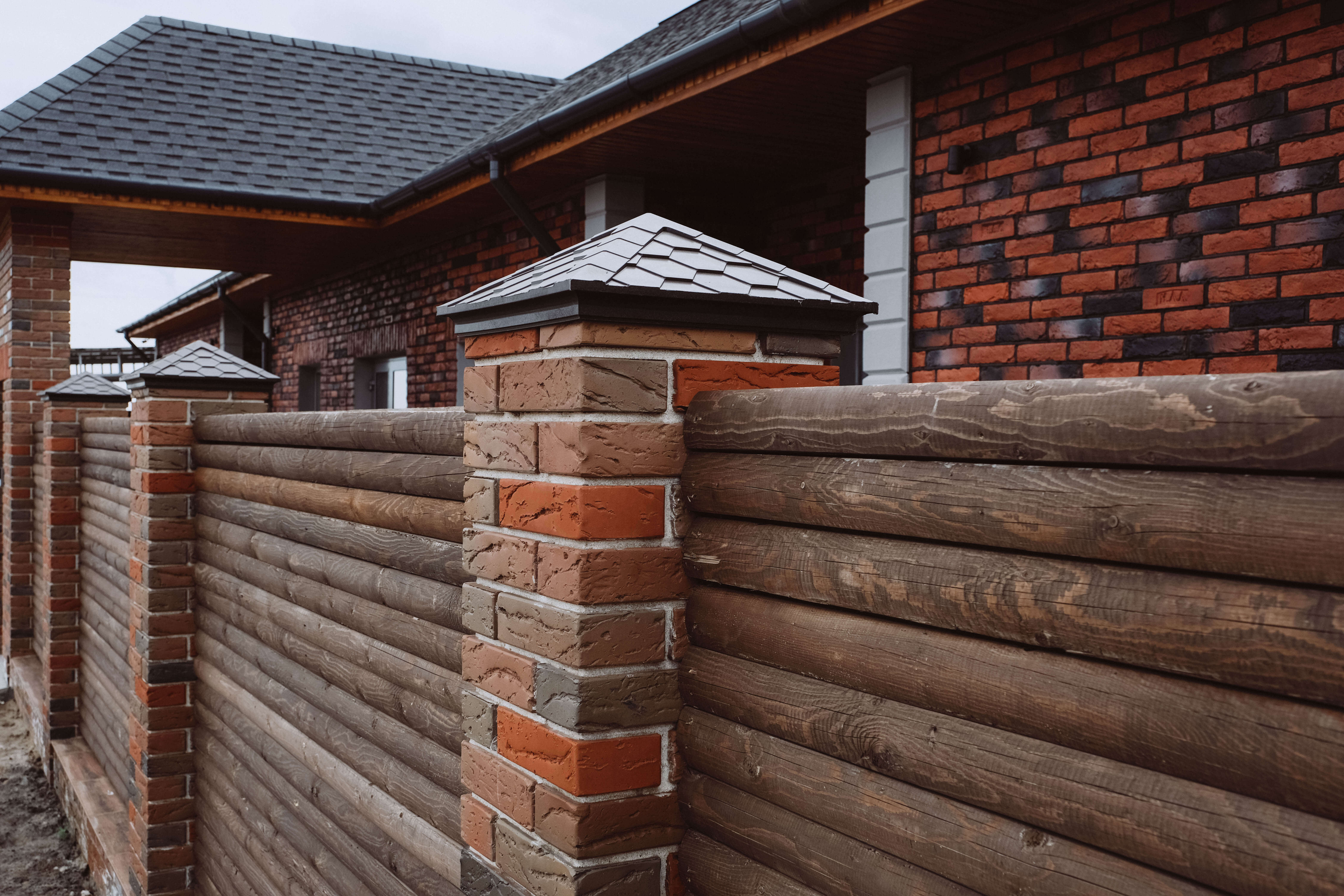 Колпак Zking Эверест Коричневый на столб 1.5х1.5 кирпича (390х390мм) в Чайковском фото