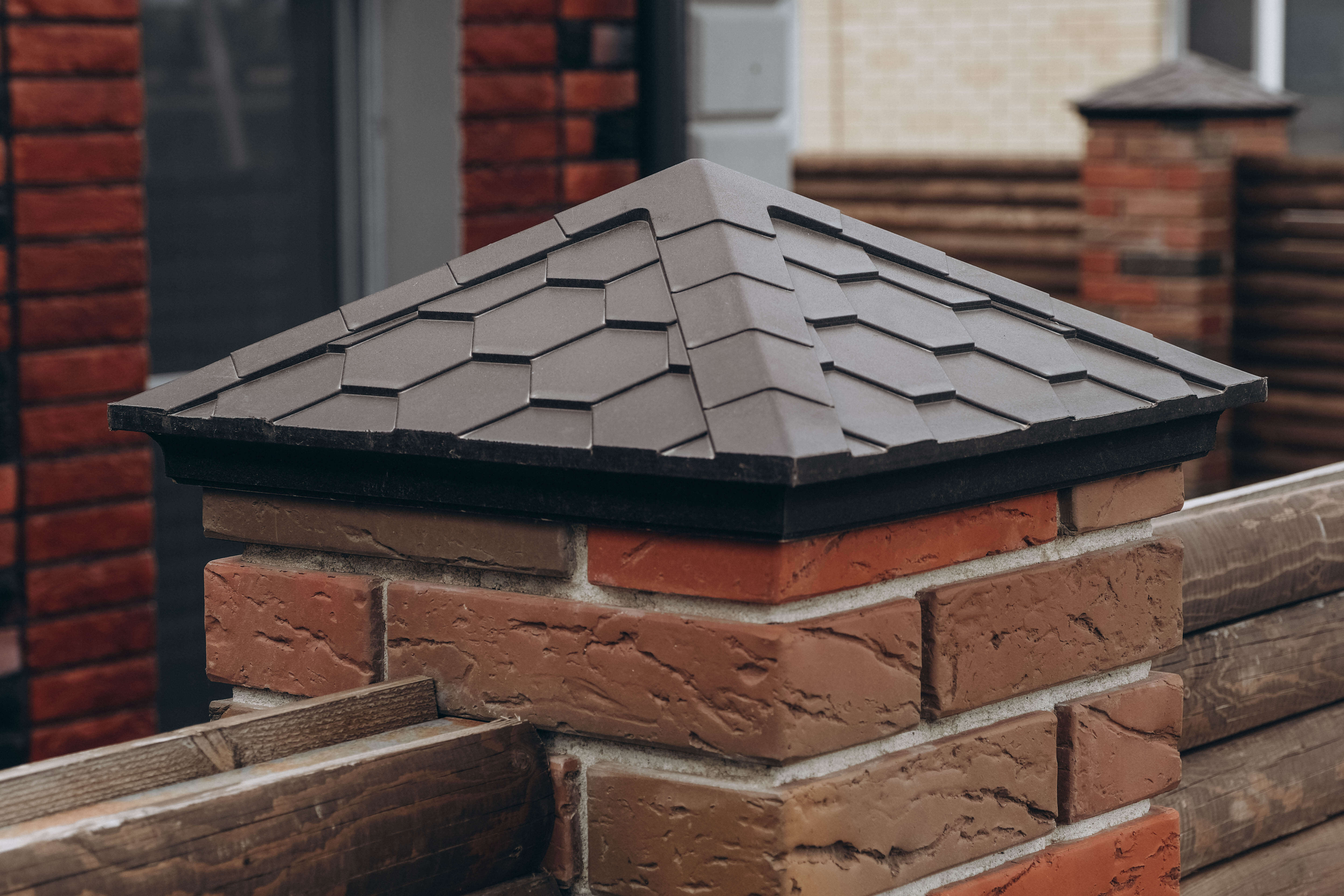 Колпак Zking Эверест Коричневый на столб 1.5х1.5 кирпича (390х390мм) в Чайковском фото